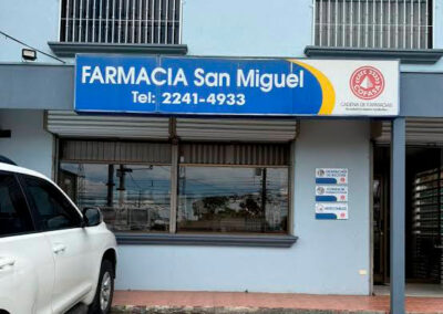 Rótulos desactualizados y desgastados